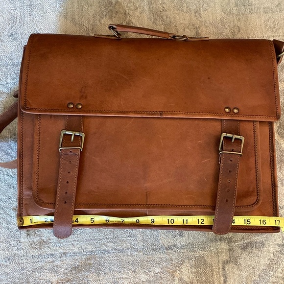 Leather messenger bag - Picture 4 of 10